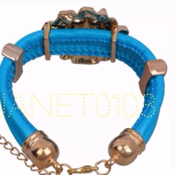 Lion/tiger Bangle Bracelet with Gold tones. Sharp! - Picture 3 of 4